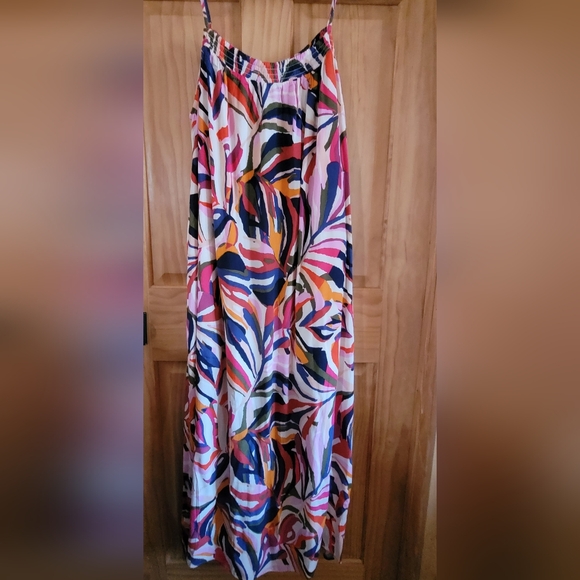 Evereve's The Evelyn Dress with Abstract Tropical Floral Print Flowy A-line - Picture 2 of 7